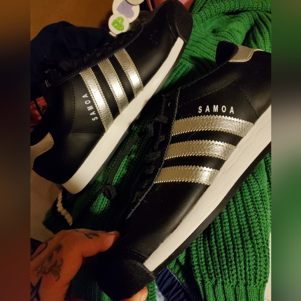 RARE adidas sliver stripe samoa's  womans size 9.5